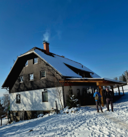 Sobe v Planinski koči na Mrzlici