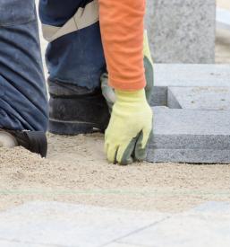 Polaganje tlakovcev in robnikov Savinjska regija