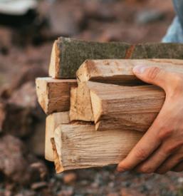 Großhandel mit Baumaterialien und Brennholz in Italien