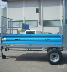 Zanesljiv krmilno mešalni voz