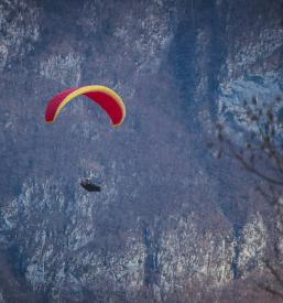 Športna oprema za jadralno padalstvo