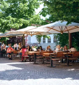 Buon ristorante nel centro di Lubiana con carte di credito