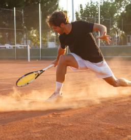Ugoden najem igrišča za tenis Črnomelj