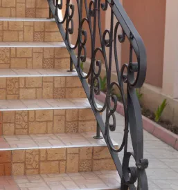 Ograje, stopnice in nadstreški po naročilu