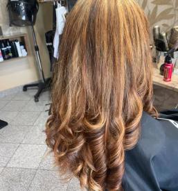 Podaljševanje las v Kranju