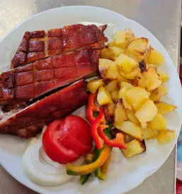 Pica v okrepčevalnici v Sevnici