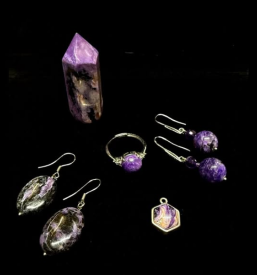 Stone and stainless steel jewelry pieces