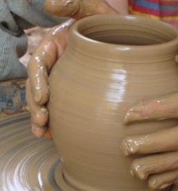 Surovine za izdelavo keramičnih izdelkov v Sloveniji