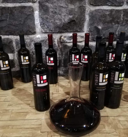 Vipava vinska klet domače dobrote