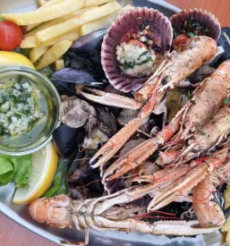 Ribja kantina v Kopru, na Obali