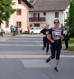 Tekaški dogodki za odrasle Dolenja vas