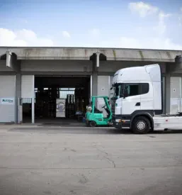 Mednarodni transport in logistika