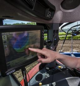 Pomoč na kmetiji s kmetijsko mehanizacijo Kočevska Reka