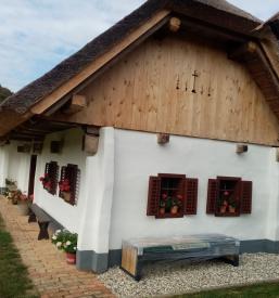 Solarne polnilne klopi