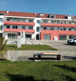 Prodaja in montaža solarne klopi