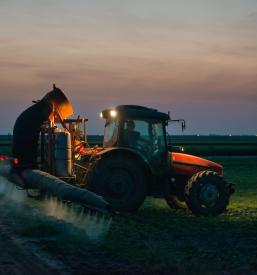 Pomoč s kmetijskimi stroji