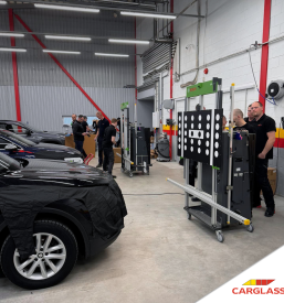 Dobro in ugodno popravilo avtostekel Slovenija