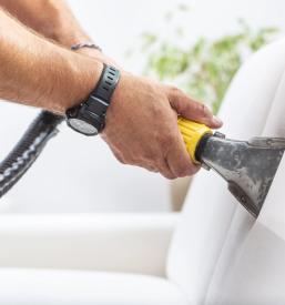 Globinsko čiščenje oblazinjenega pohištva Kamnik, Ljubljana