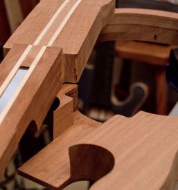 Poceni izdelava električnih kitar