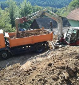 Prevozi z avtodvigalom in dvigovanje bremen Novo mesto, okolica