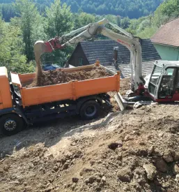 Prevozi z avtodvigalom in dvigovanje bremen Novo mesto, okolica