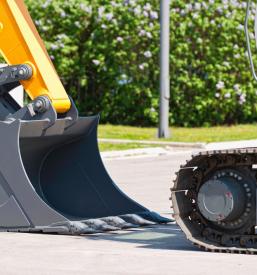 Prodaja kmetijskih in gradbenih strojev Slovenija