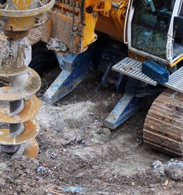 Popravilo in prodaja kmetijske mehanizacije