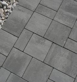 Tlakovanje dvorišč Primorska