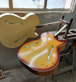 Handmade guitars Slovenia