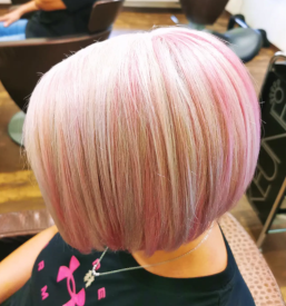 Modno barvanje in striženje v Prevaljah