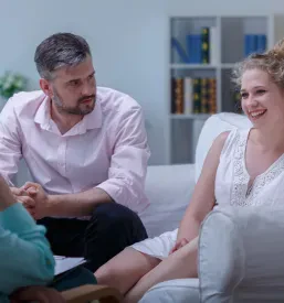 Terapija in regresija v Postojni