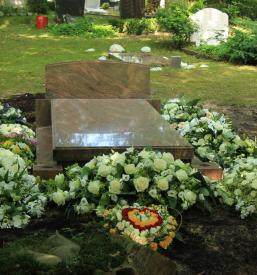 Ugodno urejanje grobov in okolice Savinjska