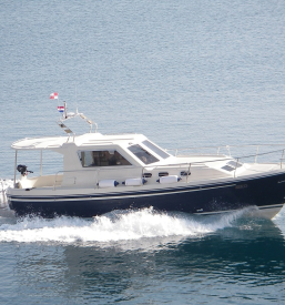 Ugoden najem motornega čolna Slovenija