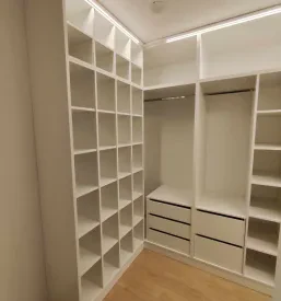 Apartmajsko pohištvo Obala
