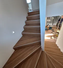 Lesene stopnice po meri Ljubljana