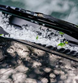 Hladno popravilo vozil po toči v Osrednji Sloveniji