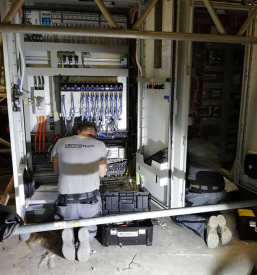 Hitra montaža avtomatiziranih linij v Sloveniji