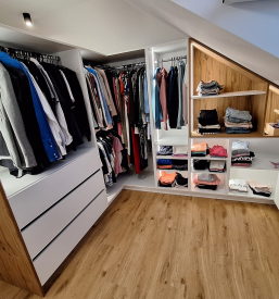 Ugodne kuhinje in lesene stopnice po meri Savinjska