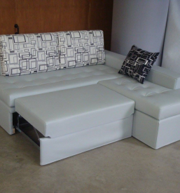 Velika izbira tapeciranega pohištva na Primorskem