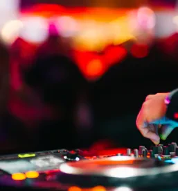 Najem lokala z DJ-jem Podravska