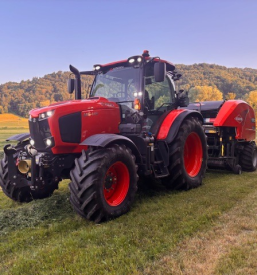 Prodaja kmetijske mehanizacije v trgovini v Sloveniji