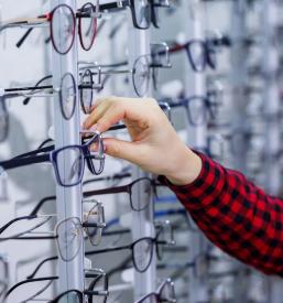 očesni pregledi in korekcijska očala