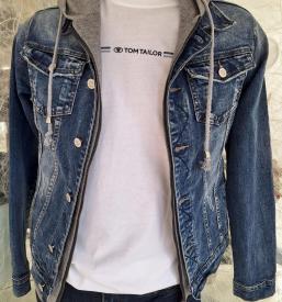 Trgovina z oblačili za moške Metlika