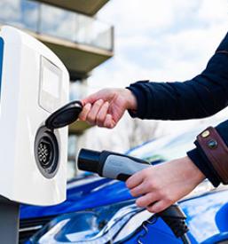 Prodaja električnih polnilnic v Sloveniji