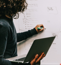 Zanesljivo vodenje kadrovske in plačne službe v Sloveniji