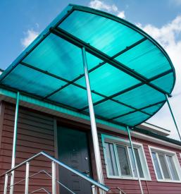 Kovinske ograje in nadstreški Primorska