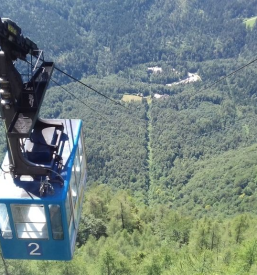 Močan kavelj v Sloveniji