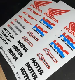 Schneller Aufkleberdruck für Motorsport Österreich