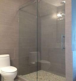 Steklene ograje in steklene tuš kabine v Sloveniji