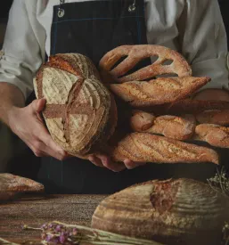 Peka domačega kruha in lepinj Slovenija